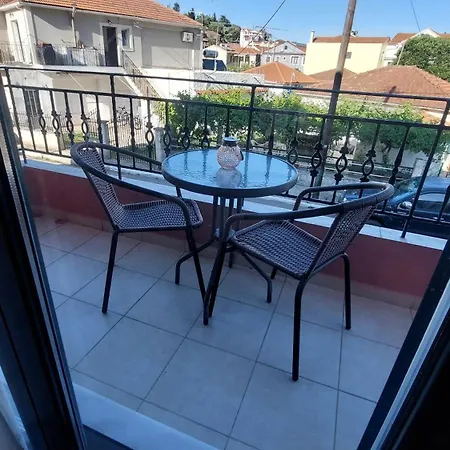 Giannos Apartment *